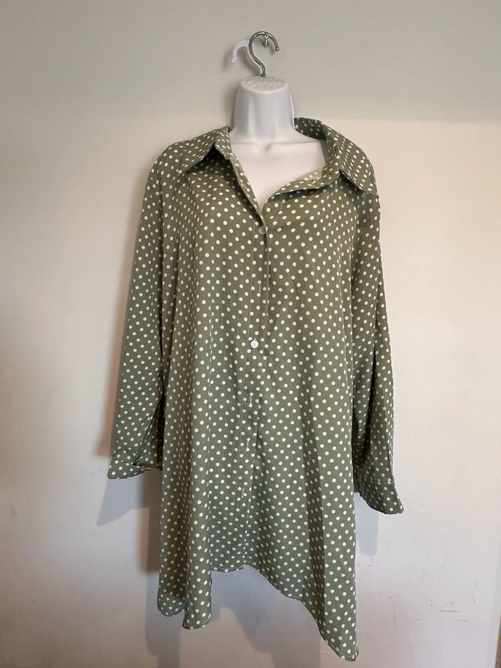3XL Green with white Polka Dots button down collard dress Shirt
Polyester